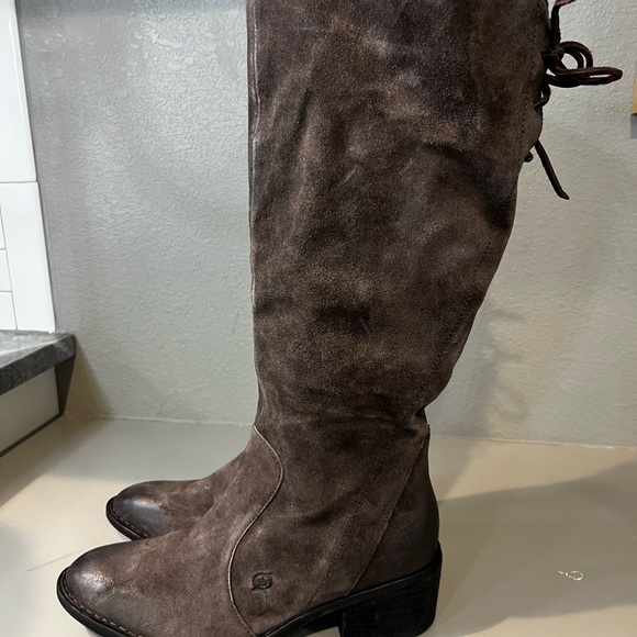 NWT BØRN Brown Suede Knee-High Boots | Low Heel Western Style, Size 10, New - Picture 3 of 7